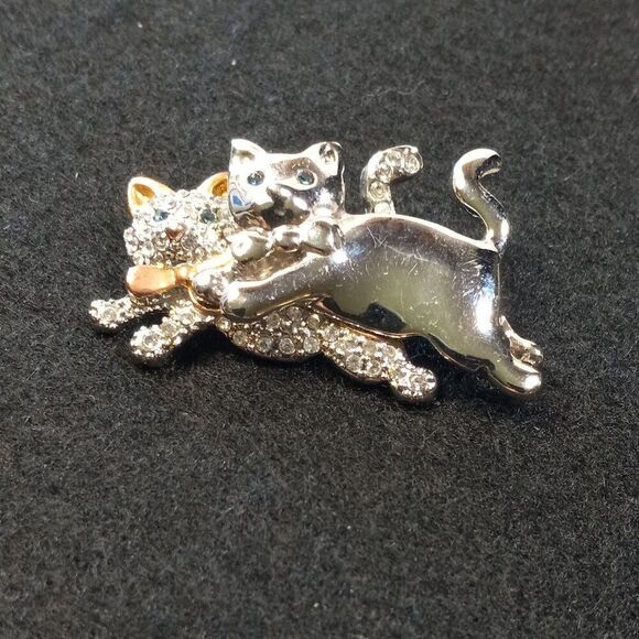 Leaping Kitty Cats Silver tone Metal clear Crystals Bow ties Cottagecore - Picture 1 of 5
